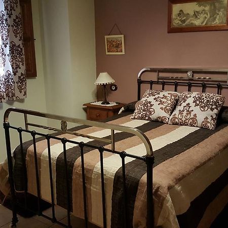 Apartamentos Rurales Tauro Cabezuela Del Valle Eksteriør bilde