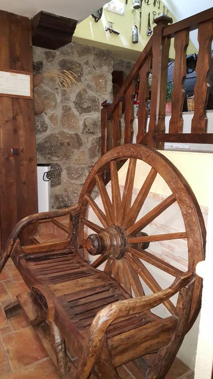 Apartamentos Rurales Tauro Cabezuela Del Valle Eksteriør bilde