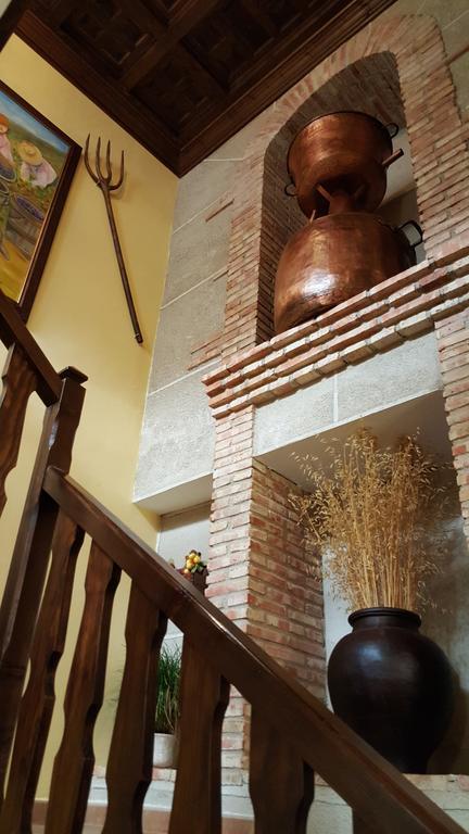 Apartamentos Rurales Tauro Cabezuela Del Valle Eksteriør bilde