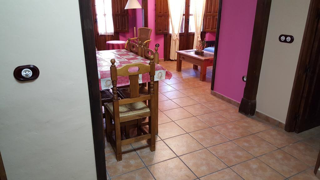 Apartamentos Rurales Tauro Cabezuela Del Valle Eksteriør bilde